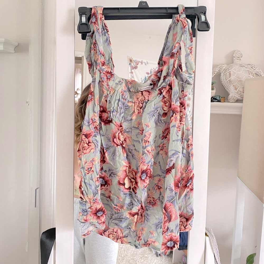 American Eagle floral tank top size M